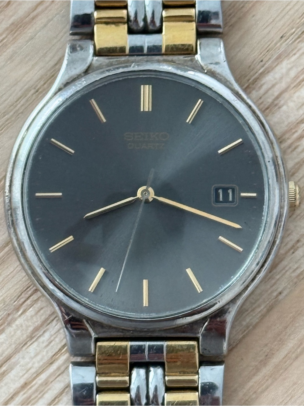 Seiko Vintage Watch Two-Tone Bracelet Case Gray Dial Date Window New Crystal